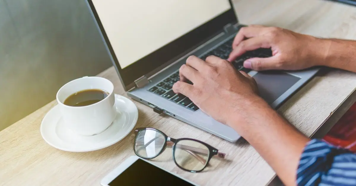 Fibre Internet Maison : Comment Tester la Qualité de Votre Connexion
