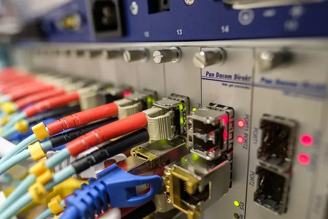 Comment choisir le bon matériel pour votre fibre internet à domicile